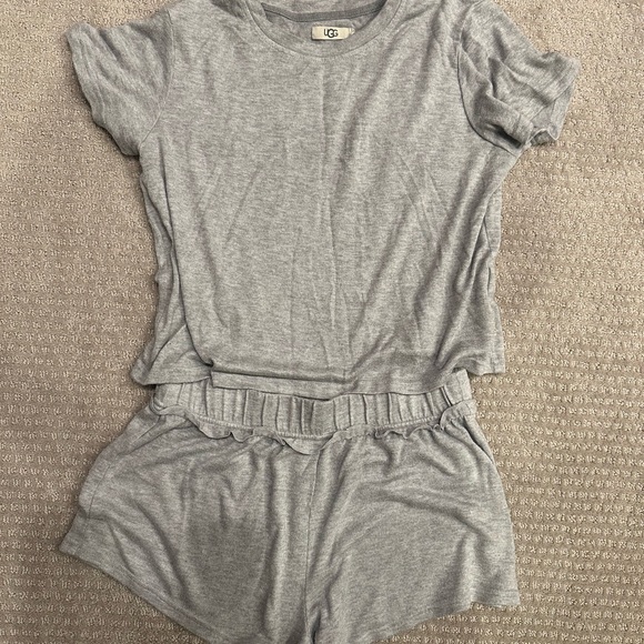 UGG Aniyah shorts Pajama Set - Picture 2 of 5